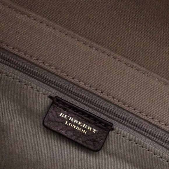 Burberry, stunning canvas and snake embossed crossbody/clutch, handbag - Picture 3 of 9